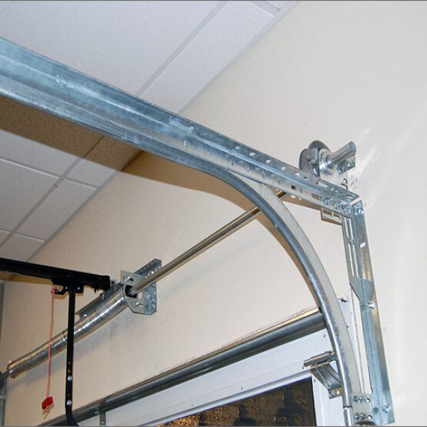 Garage-Door-Track2-q37yoxcleoo0q3nmnxwmckepdzpvs1odeqq46vy3jk